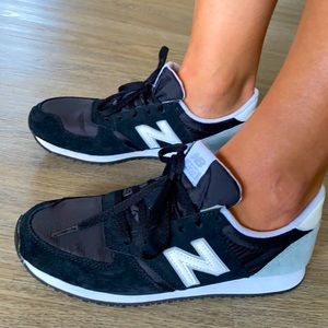 New Balance women suede sneakers black & grey 8.5